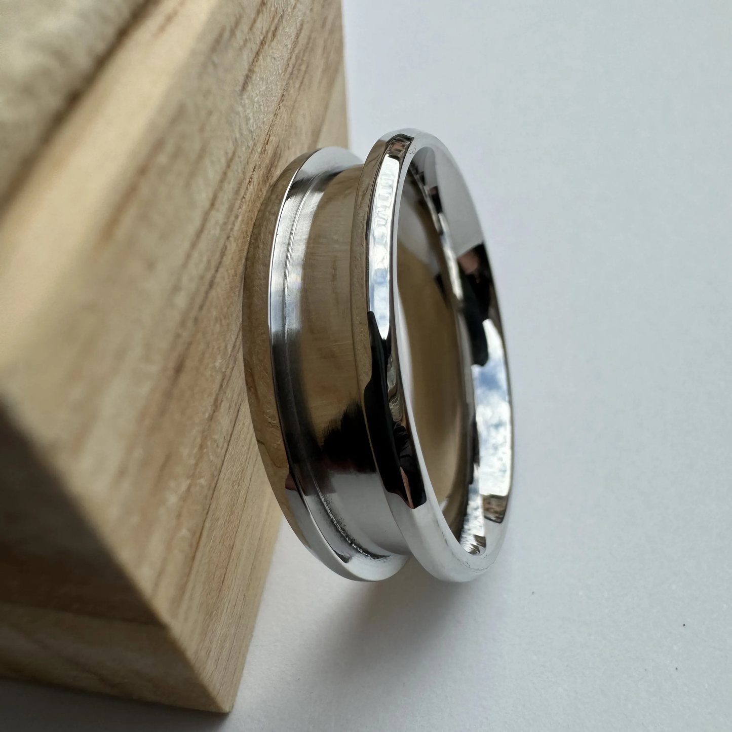 Stainless steel 316L (high grade) single channel inlay ring core 8mm