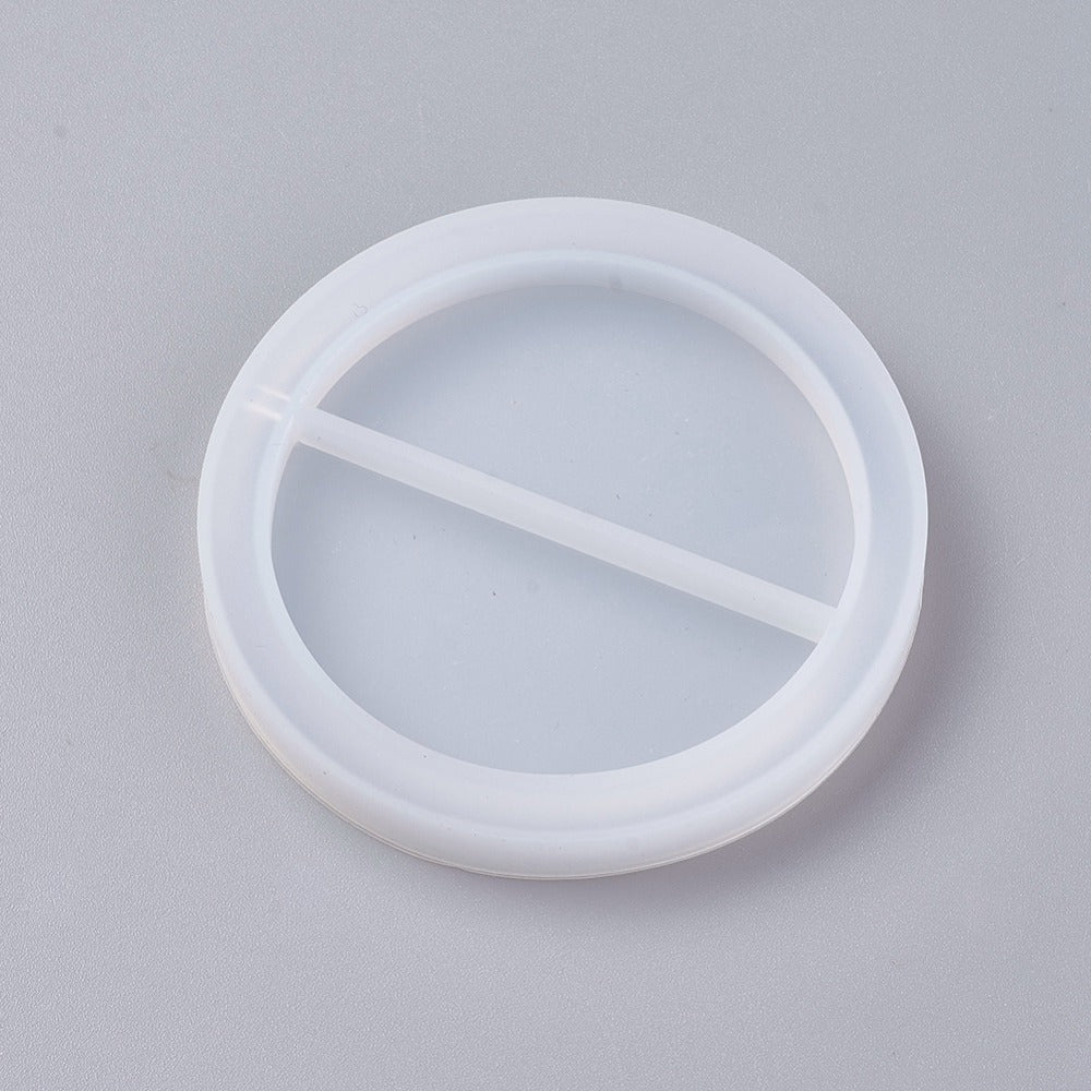 Round mold with rim