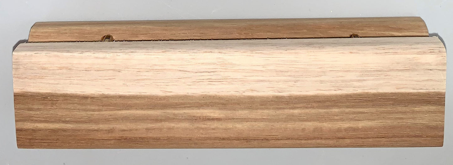 'Hennie Viljoen Signature' range of pen holders