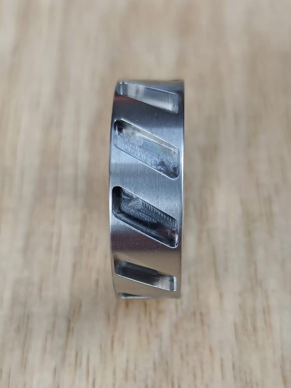 Titanium patterned inlay core ring range