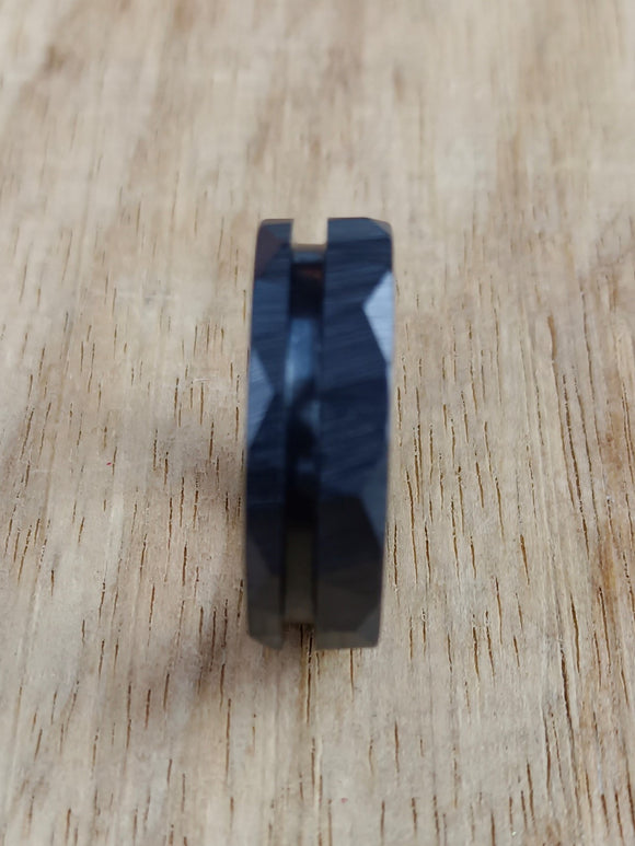 Offset hammered black ceramic inlay ring core